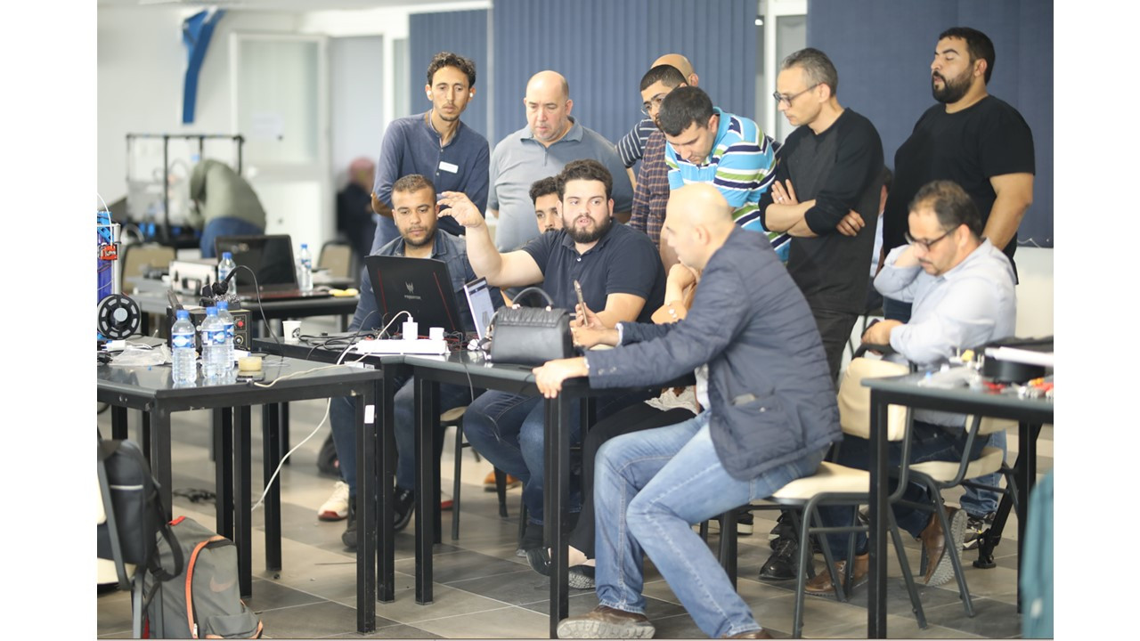 Retour en vidéo sur le Hackathon "Innover ensemble" organisé du 4 au 8 mars 2024 à l'OpenLab Tunis du CETTEX